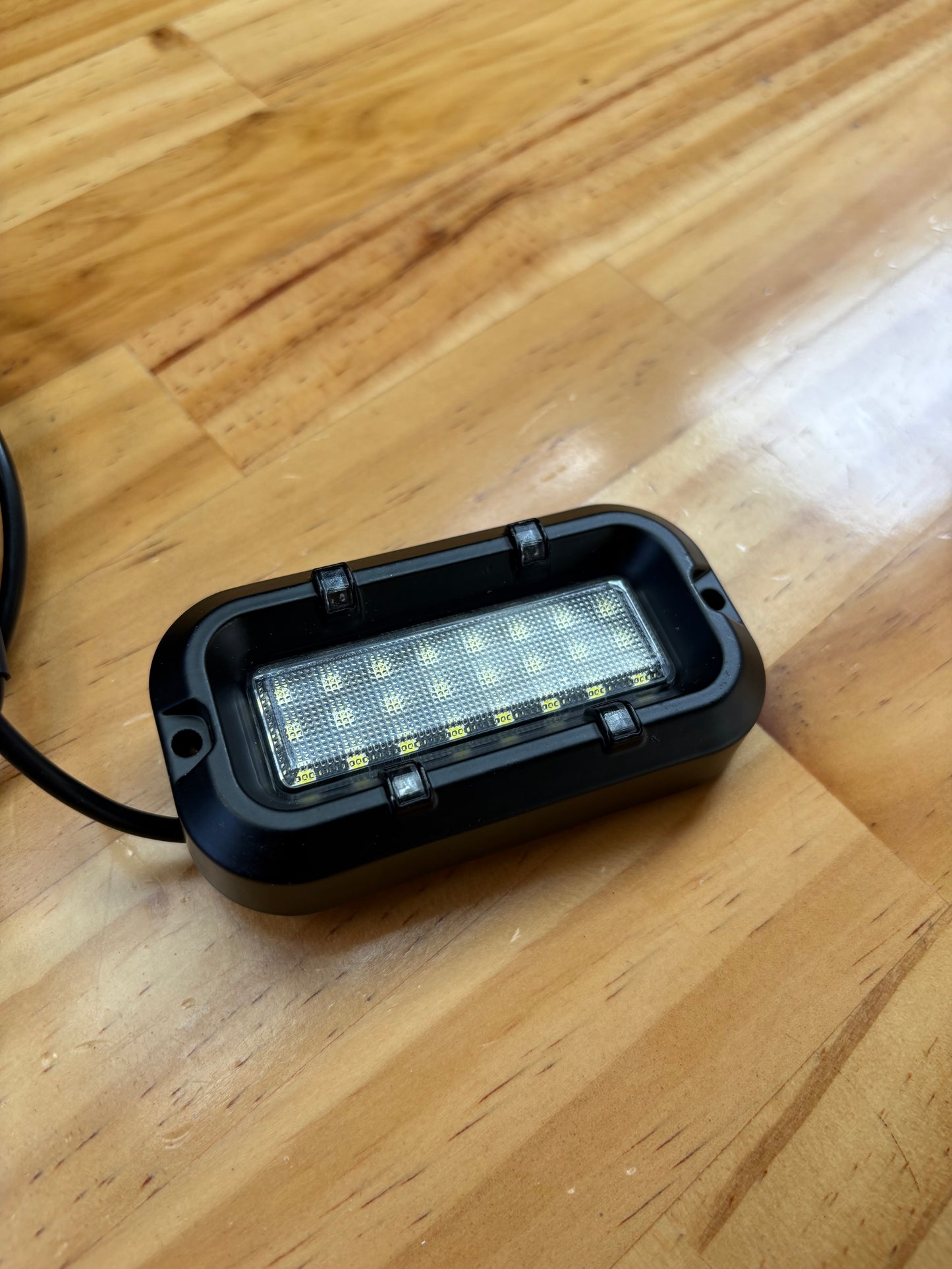 EMX CUSTOMZ™ Battery Powered Rock Light